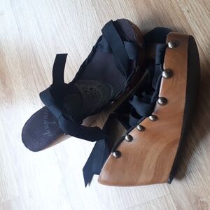 Mohop High Cherry Wedge Ribbon 9